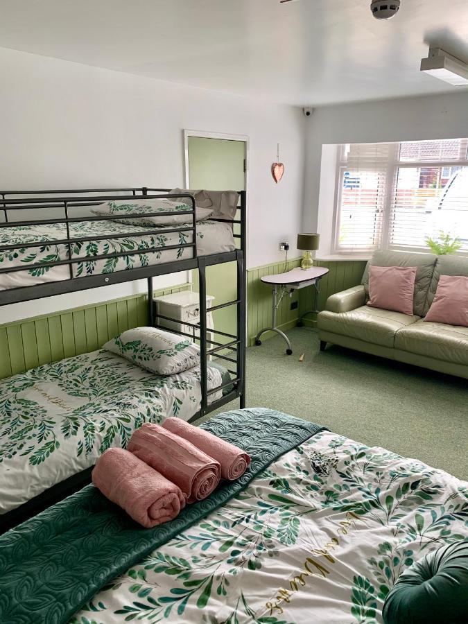 Warmley Barrs Court Beds Bed & Breakfast エクステリア 写真