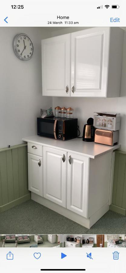Warmley Barrs Court Beds Bed & Breakfast エクステリア 写真