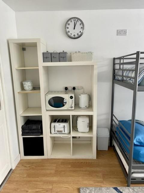 Warmley Barrs Court Beds Bed & Breakfast エクステリア 写真