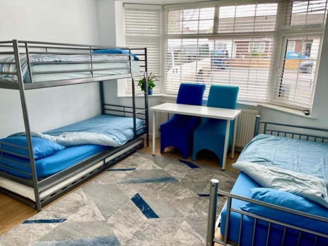 Warmley Barrs Court Beds Bed & Breakfast エクステリア 写真